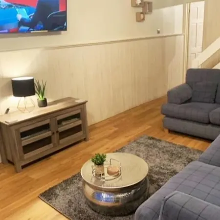 Fistral - Stunning Sea Views, Swimming Pool Crantock