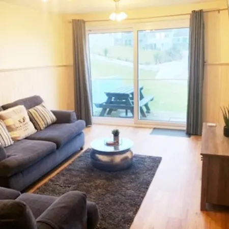 Fistral - Stunning Sea Views, Swimming Pool Holiday home *