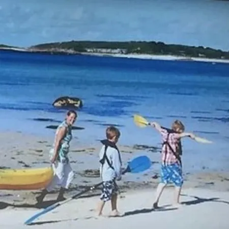 Fistral - Stunning Sea Views, Swimming Pool Crantock