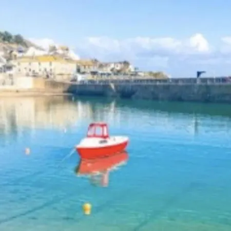 Fistral - Stunning Sea Views, Swimming Pool * Crantock