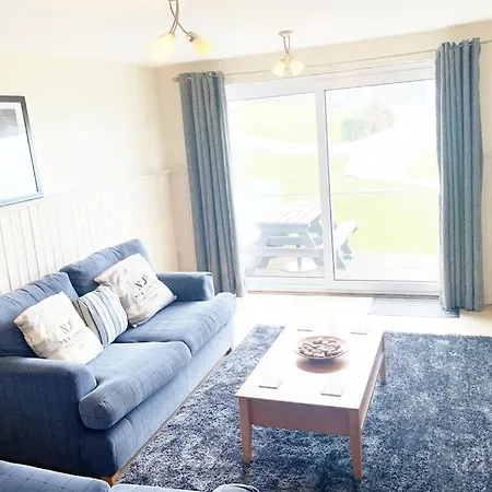 Fistral - Stunning Sea Views, Swimming Pool *