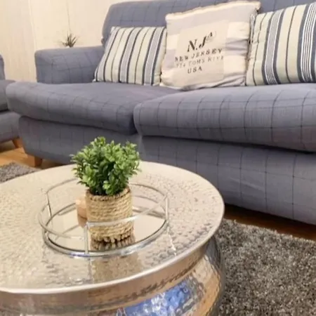 Fistral - Stunning Sea Views, Swimming Pool Holiday home