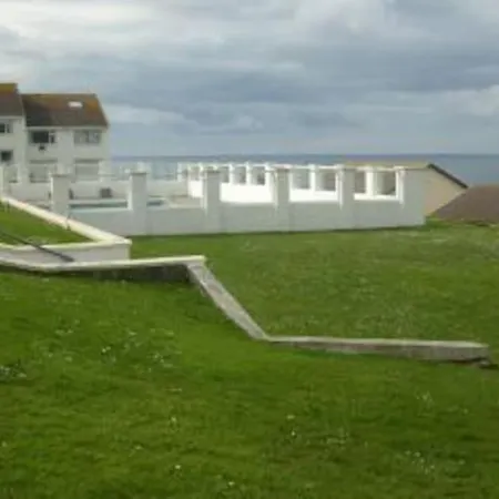Holiday home Fistral - Stunning Sea Views, Swimming Pool Crantock